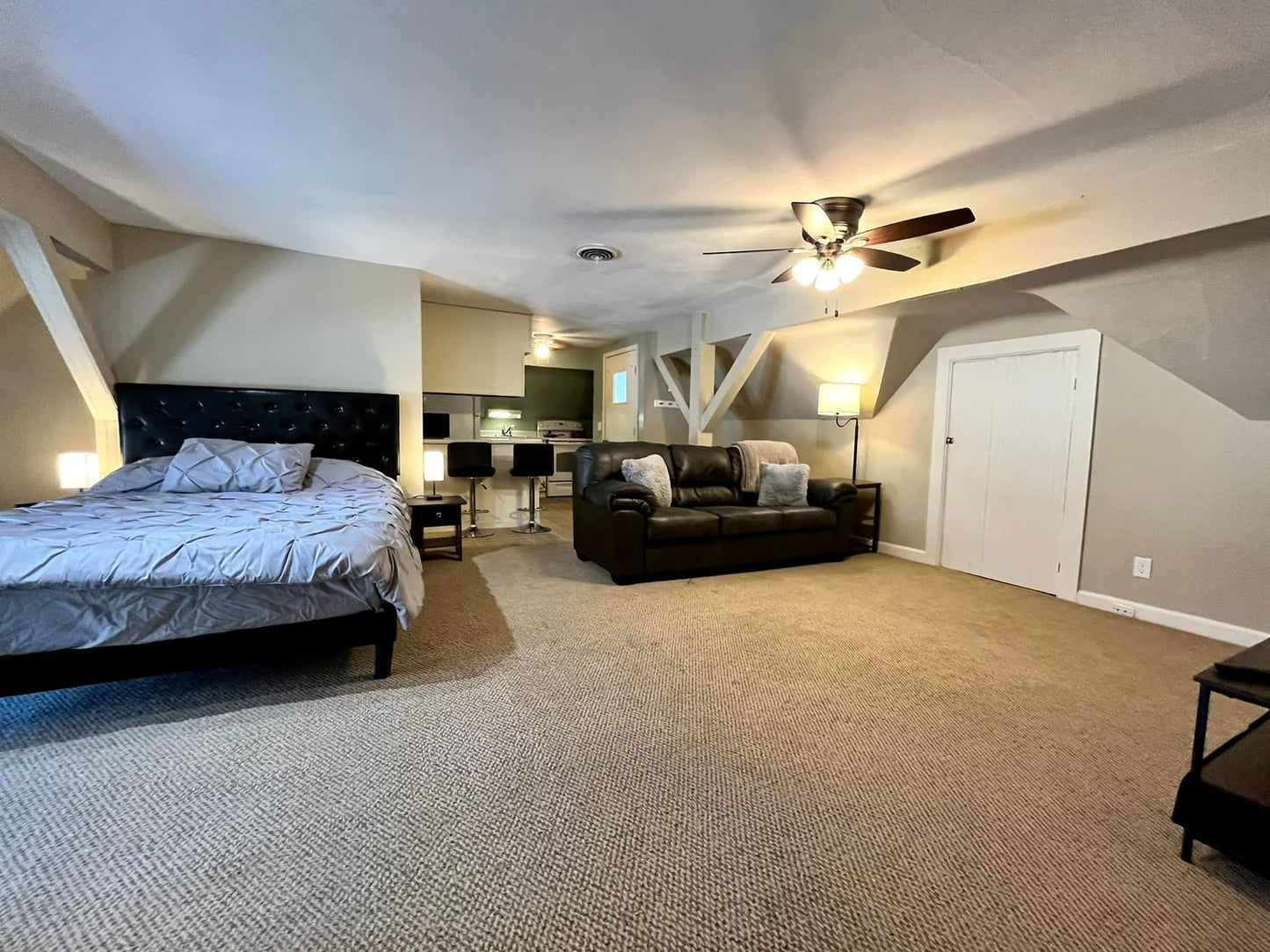 3rd Floor 1 Bedroom Apartment