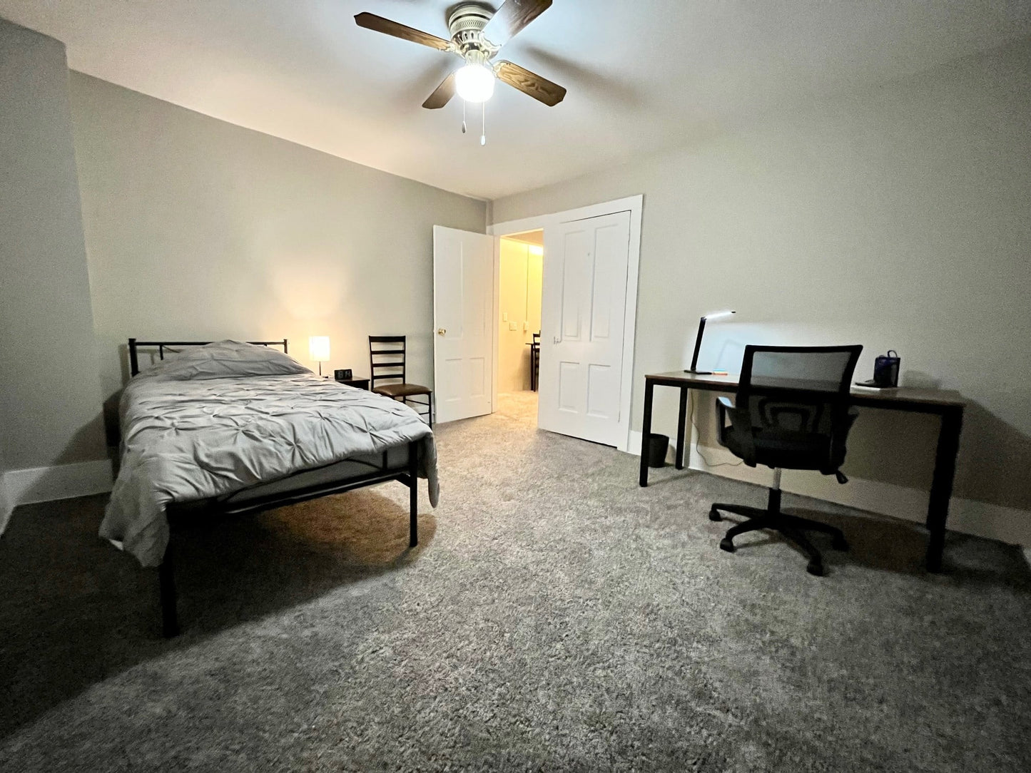 2nd Floor 2 Bedroom 1 Bath Apartment w/Laundry