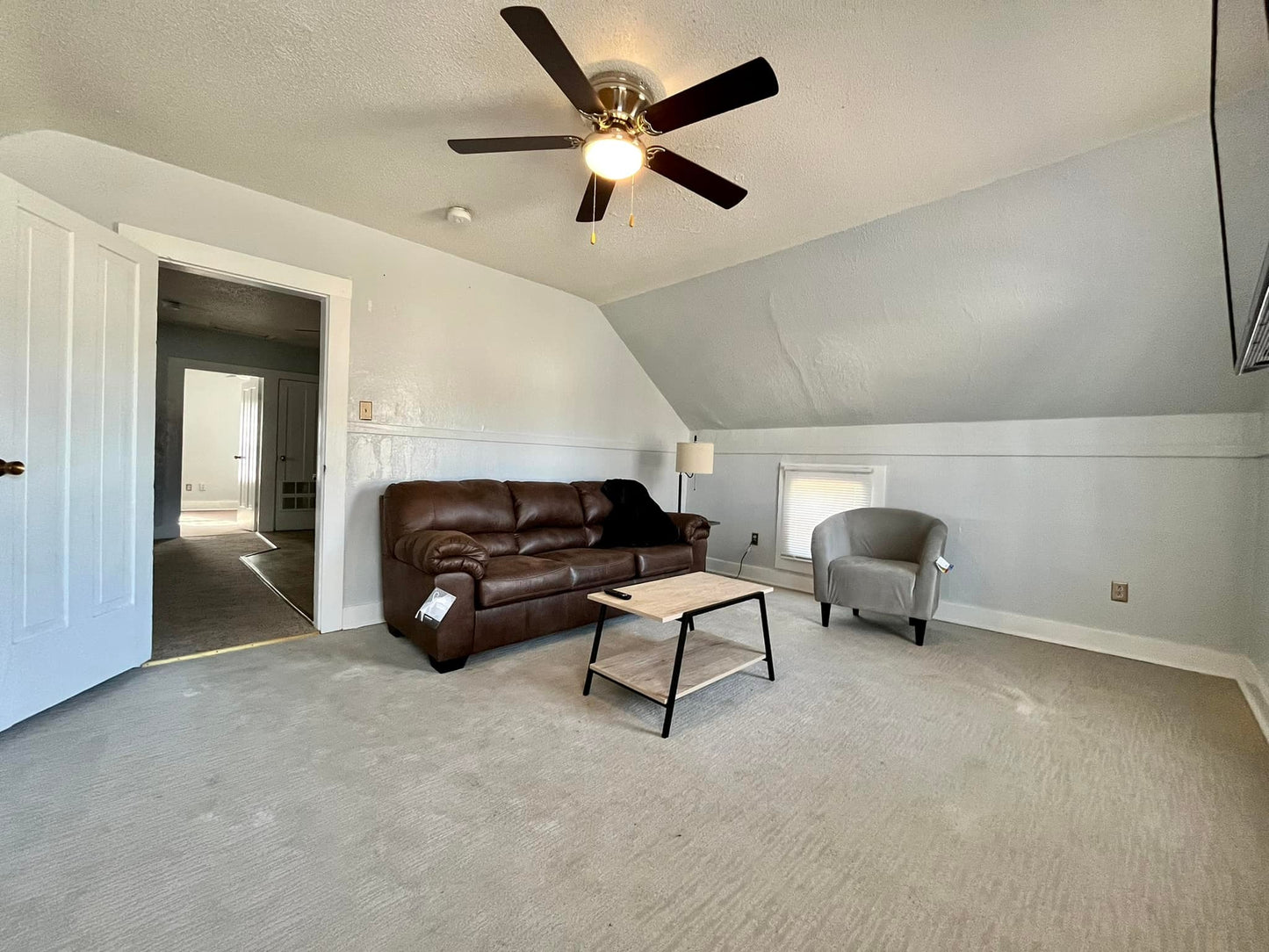 2nd Floor 1 Bedroom Apartment