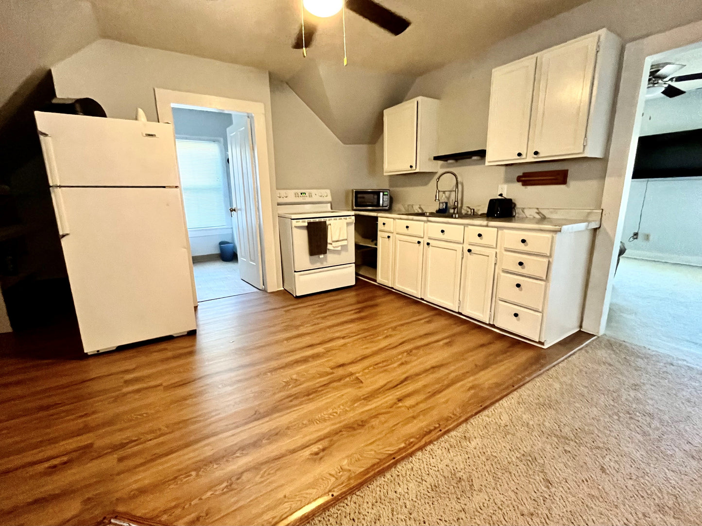 2nd Floor 1 Bedroom Apartment