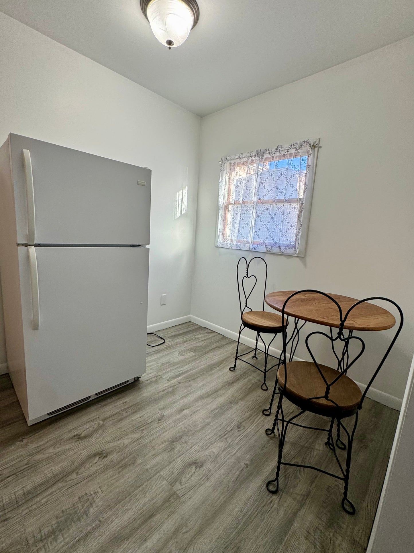 1st Floor Studio w/ Kitchen