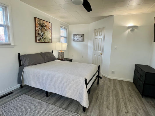 1st Floor Studio w/ Kitchen